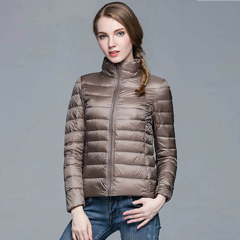 90% Ultra-light Thin Down Jacket Women 2023 Autumn Winter Slim Short Hooded Warm White Duck Down Coat Women Outerwear