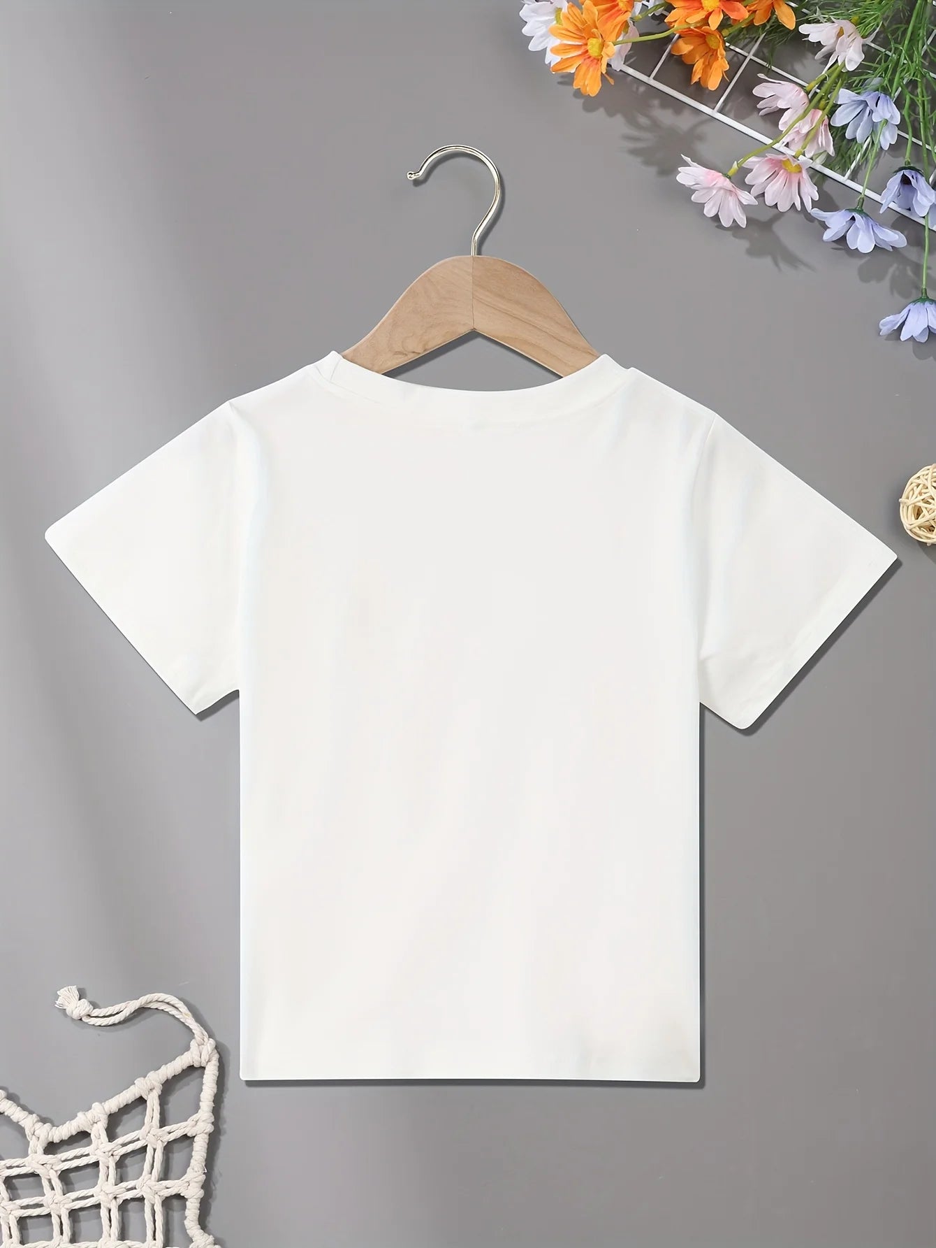 White Cotton short sleeved girl flower pattern print and fashionable lettercomfortable casual Boys Girls T-shirt