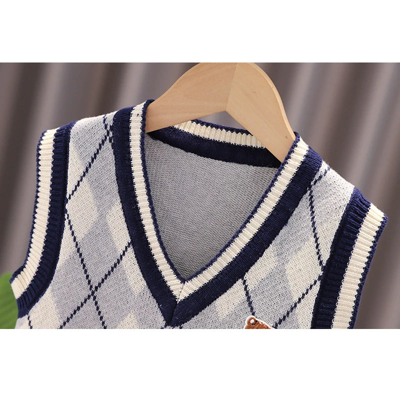 2024 New Spring Autumn Boys Vest Cartoon Bear Fashionable Diamond Grid Design Knitted Sweater Wastcoat Children's Birthday Gift