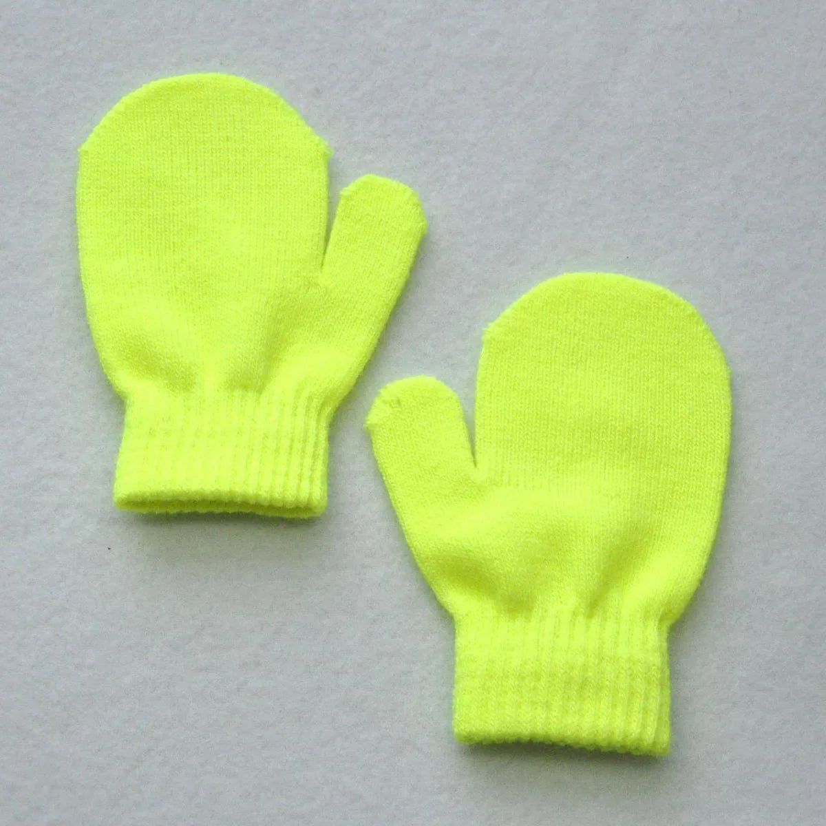 1pc Soft and Warm Kids Gloves for Winter Accessories Classic Design for 1-4 Year Olds Toddlers Baby Mittens