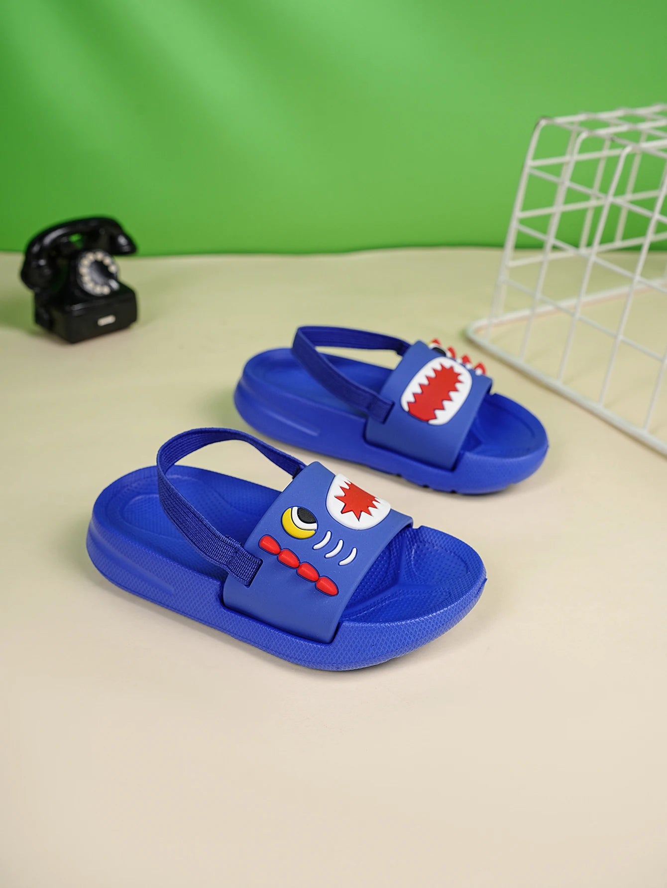 Children's and Boys' Soft Soled Perforated Shoes Are Comfortable, Casual, Breathable, Lightweight, and Non Slip Perforated Shoes