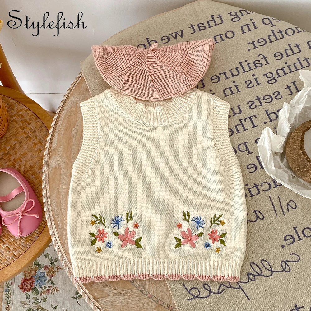 INS Spring and Autumn New Baby Girl Baby Fashion Versatile Cute Embroidered Round Neck Pullover Vest Cotton Knitted Sweater