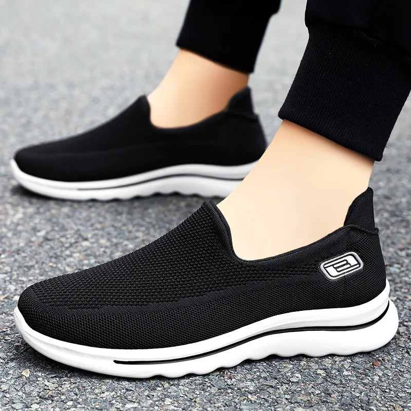 2023 men's breathable mesh casual sports shoes comfortable lazy shoes casual shoes men's odor resistant shoes versatile