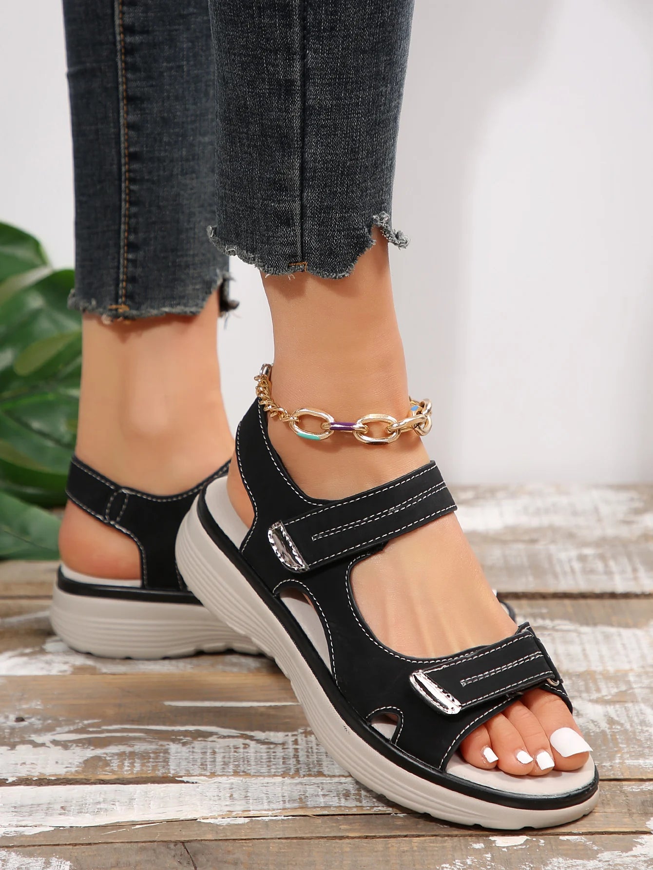 2024 New Elegant Women Sandals Women's Sport Style Lightweight Plus Size Slippers Women Sandals Plus Size 43