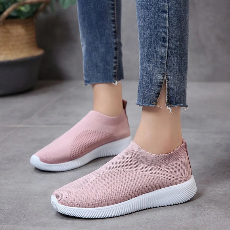 2023 Breathable Mesh Platform Sneakers for Men Slip-on Soft Bottom Unisex Casual Shoes Super Light Comfort Couple Sports Shoes