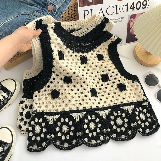 OUMEA Women Crochet Sleeveless Tanks Openwork Retro Tops  Korean Style Contrast Color Chic Knitting Tops Hot Girl Tops Ins