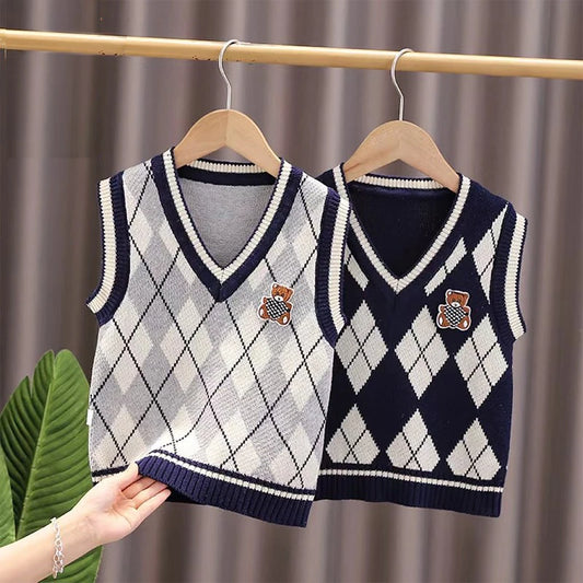 2024 New Spring Autumn Boys Vest Cartoon Bear Fashionable Diamond Grid Design Knitted Sweater Wastcoat Children's Birthday Gift