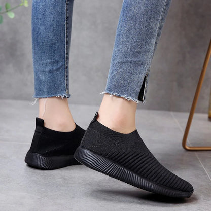 2023 Breathable Mesh Platform Sneakers for Men Slip-on Soft Bottom Unisex Casual Shoes Super Light Comfort Couple Sports Shoes